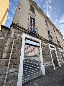 Foto Negozio in Via Cardinale Ferrari 72-74, Rho Centro di 55 m² in vendita