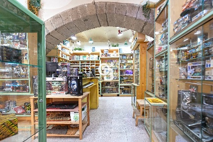 Foto Locale commerciale in Via Macel Gattesco, Viterbo di 100 m² in affitto