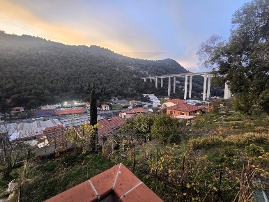 Foto Villa unifamiliare in via Roma traversa prima 1, Vallecrosia di 142 m²