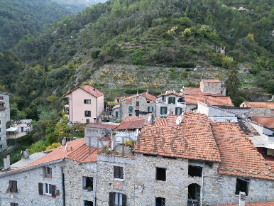 Foto Appartamento in via delle scuole 10, Ventimiglia di 85 m² con 4 locali