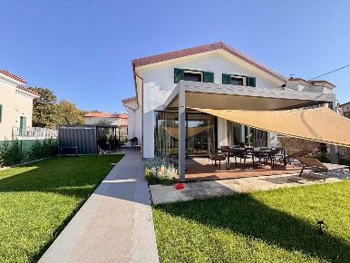 Foto Appartamento in Via Carso 22, Santo Stefano di Magra Centro di 120 m²