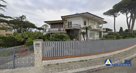Foto Villa unifamiliare in VIA NAPOLI, Sabaudia Centro di 590 m² in vendita