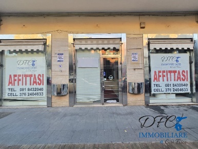 Foto Locale commerciale a Afragola di 90 m² con 1 locali in affitto