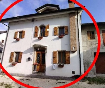 Foto Appartamento in Via della Grotta, Alpago Puos D'Alpago di 131 m²