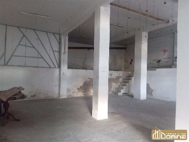 Foto Box in Via Torresi, Ancona Le Grazie di 204 m² con 1 locali in vendita