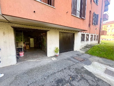 Foto Box in via dei mille, Barzanò Centro di 13 m² con 1 locali in vendita