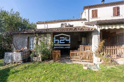 Foto Rustico in Via casalbono, Cesena Luzzena di 150 m² con 4 locali
