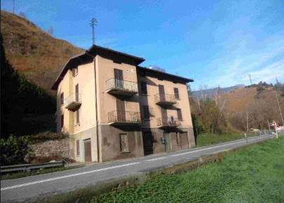 Foto Appartamento in via Guglielmo Marconi, Ponte Nossa di 77 m² all'asta