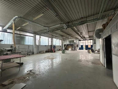 Foto Capannone industriale a Cantù di 600 m² in vendita