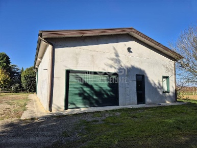 Foto Magazzino a Imola San Prospero, Zello di 260 m² con 1 locali