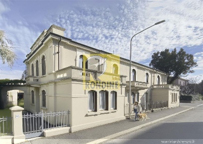 Foto Appartamento a Faenza di 144 m² con 5 locali in vendita