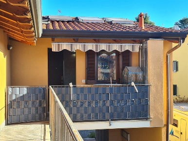Foto Appartamento in Via Galli, Tradate Centro di 60 m² con 2 locali