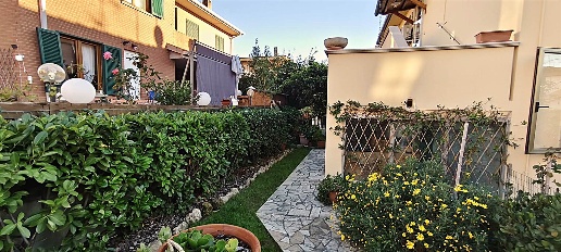 Foto Appartamento a Cecina Cecina Centro di 110 m² con 5 locali in vendita