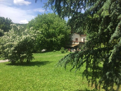 Foto Villa unifamiliare a Longone al Segrino di 300 m² con 7 locali