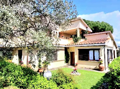 Foto Appartamento a Firenze Bolognese di 135 m² con 4 locali in affitto