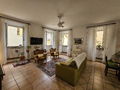 Foto Appartamento a San Severino Marche Centro di 188 m² con 4 locali