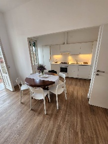 Foto Appartamento a Salerno Centro di 100 m² con 4 locali in affitto