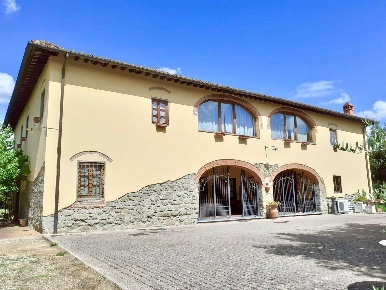 Foto Appartamento a Reggello Centro di 297 m² con 8 locali in vendita