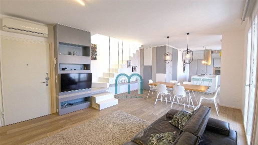 Foto Appartamento in via trento, Martellago Centro di 65 m² con 6 locali