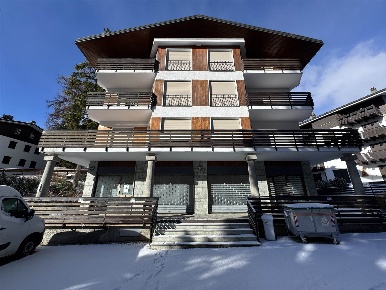 Foto Attività commerciale in Via privata Brenta 5, Madesimo Centro