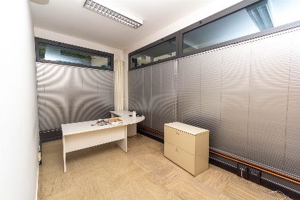 Foto Locale commerciale a Venezia Mestre di 124 m² con 4 locali in vendita