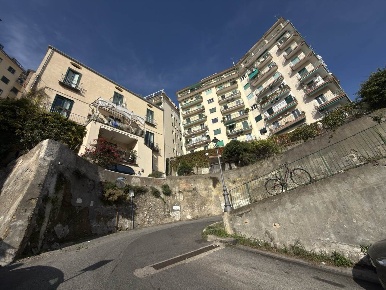 Foto Appartamento in Via San Francesco di Paola 10, Salerno Centro di 80 m²