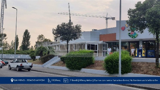Foto Negozio a Salerno Arbostella - Arechi di 1200 m² con 3 locali