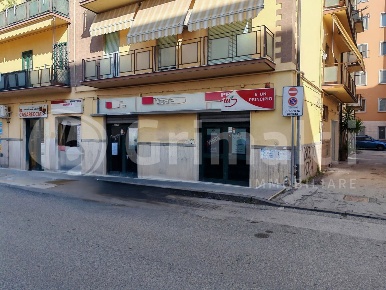 Foto Negozio in Salvator Rosa, Benevento Sala, Mellusi di 70 m² in vendita
