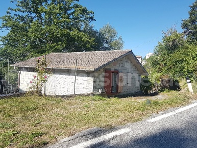 Foto Rustico in Pietransieri, Ateleta di 138 m² in vendita