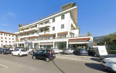 Foto Negozio a Massa Centro di 105 m² con 1 locali in vendita