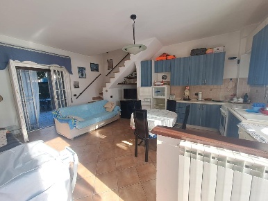 Foto Villa a schiera a Massa Marina di Massa Centro di 65 m² con 2 locali