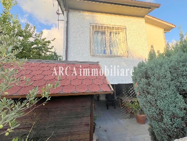 Foto Casa indipendente a Pietrasanta di 65 m² con 4 locali in vendita