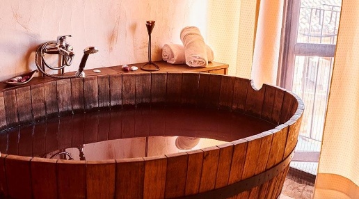 Foto Attività commerciale a Camaiore Lido di Camaiore di 60 m² con 5 locali