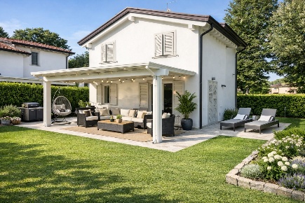 Foto Villa unifamiliare a Montignoso Cinquale di 150 m² con 3 locali