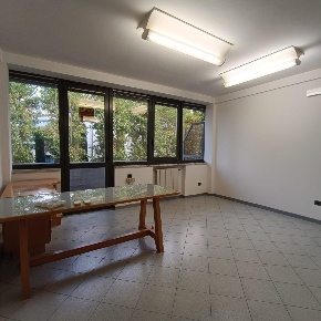Foto Ufficio a Massa Centro di 51 m² con 2 locali in vendita
