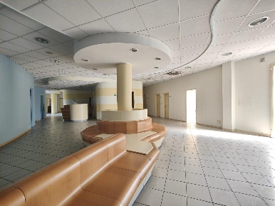 Foto Locale commerciale a Castelfranco di Sotto Centro di 950 m² in vendita