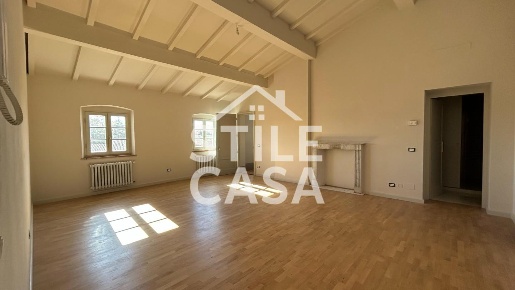 Foto Appartamento a Castelfranco di Sotto Orentano di 191 m² con 8 locali