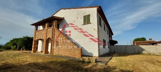 Foto Casale a Crespina Lorenzana di 290 m² con 5 locali in vendita