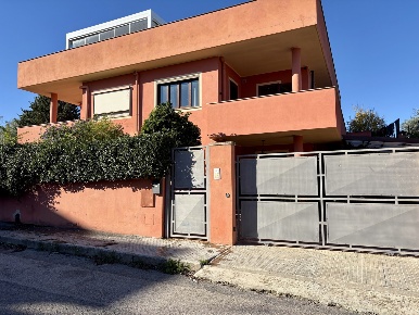 Foto Casa indipendente in Traversa A. Via Berlinguer 10, Usini di 157 m²