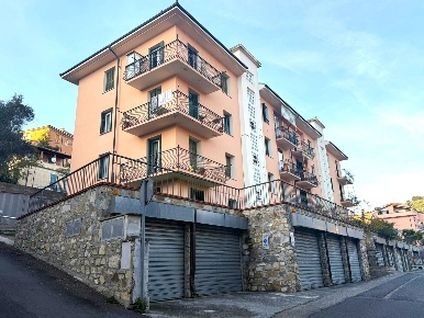 Foto Appartamento in Santa Lucia, Imperia Oneglia di 90 m² con 4 locali