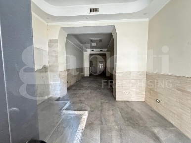 Foto Negozio in Viale Regina Margherita 145, Roma Salario - Porta Pia