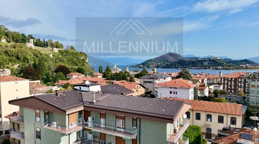 Foto Appartamento in VIA martiri liberta', Arona Centro di 120 m²