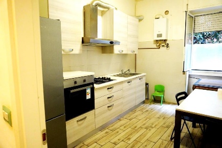 Foto Appartamento in Via Tavazzano 6, Milano Certosa di 93 m² con 3 locali