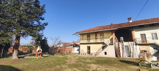 Foto Casa indipendente in Via Solaro 3, Macello Centro di 240 m² in vendita