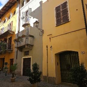 Foto Appartamento in Via Vittorio Emanuele III 87, Revello Centro di 250 m²