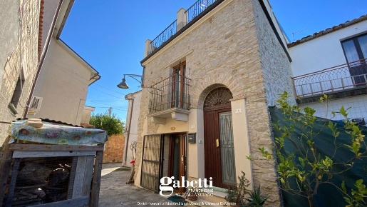 Foto Casa indipendente in Via Vico 1 Principale 6, Mozzagrogna di 125 m²