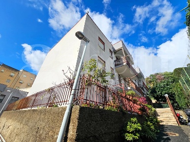 Foto Appartamento in Via San Jachiddu 57, Messina Giostra di 125 m²