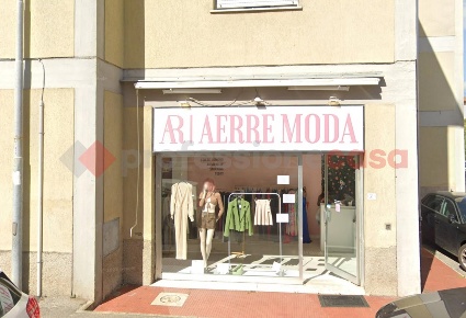 Foto Negozio in Via Pisana 1, Poggibonsi Centro di 45 m² con 1 locali