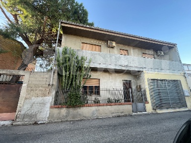 Foto Casa indipendente in Via CESARE BATTISTI 9, Terralba Centro di 230 m²