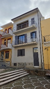 Foto Casa indipendente in Piazza Ventiquattro Maggio 12, Merì di 250 m²